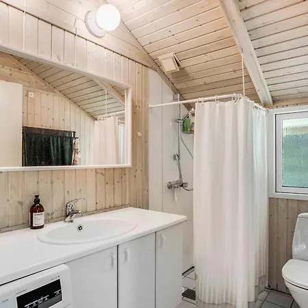 Dom wakacyjny Summerhouse In Hald Near Hundested